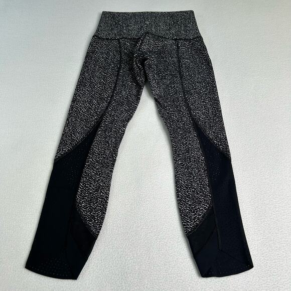 Lululemon Women's Size 6 Wunder Under Crop Luon Ripple Jacquard Black White - Picture 3 of 6